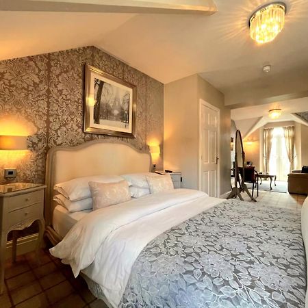 Bowness Bay Suites (Adults Only) Dış mekan fotoğraf